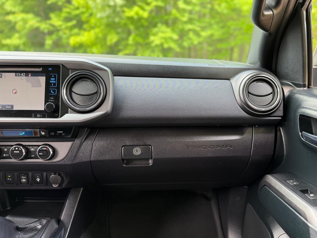 Toyota Tacoma 4WD Access Cab V6 AT TRD Off Road (Natl) 2016