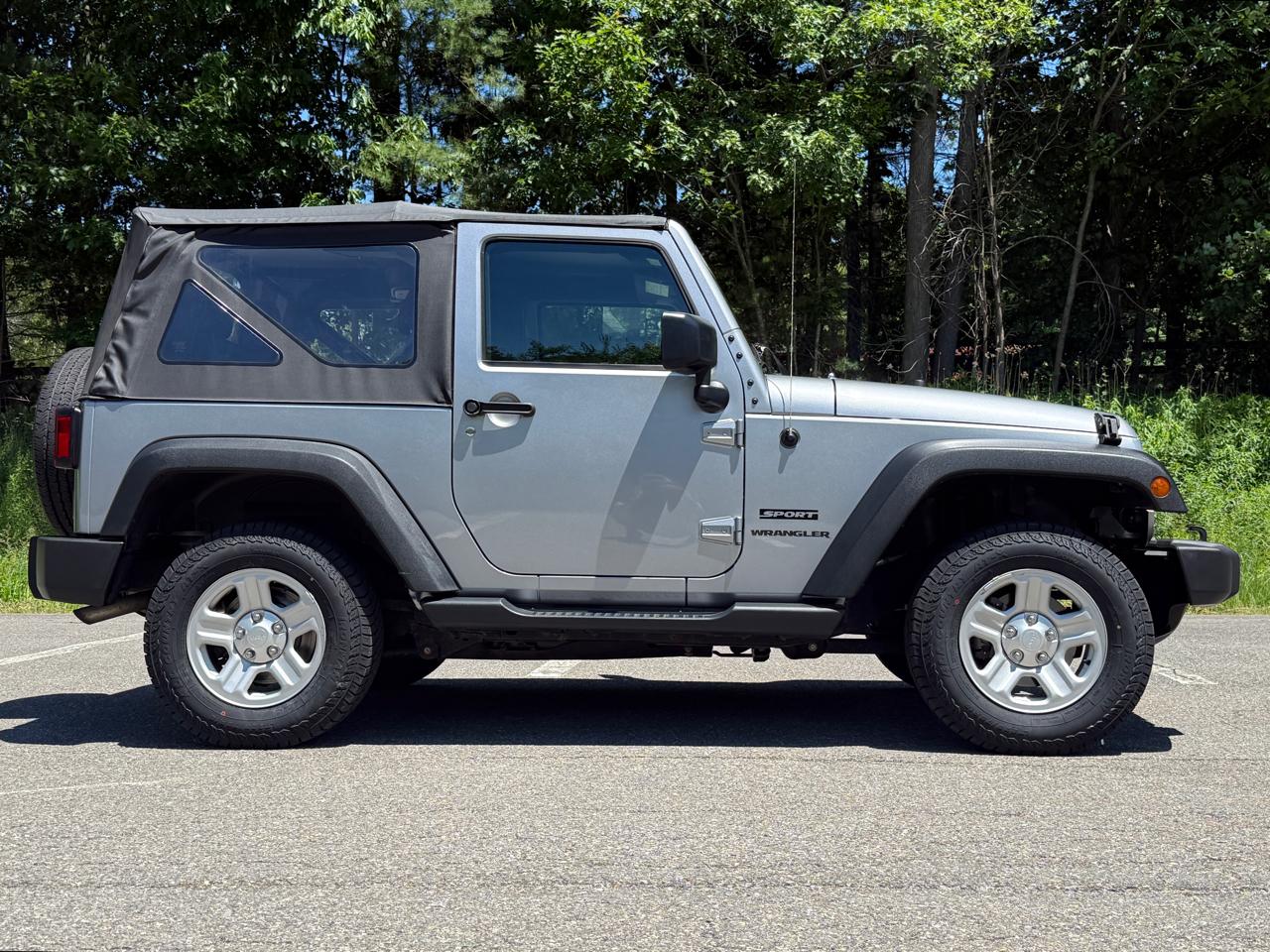 Jeep Wrangler 4WD 2dr Sport 2015
