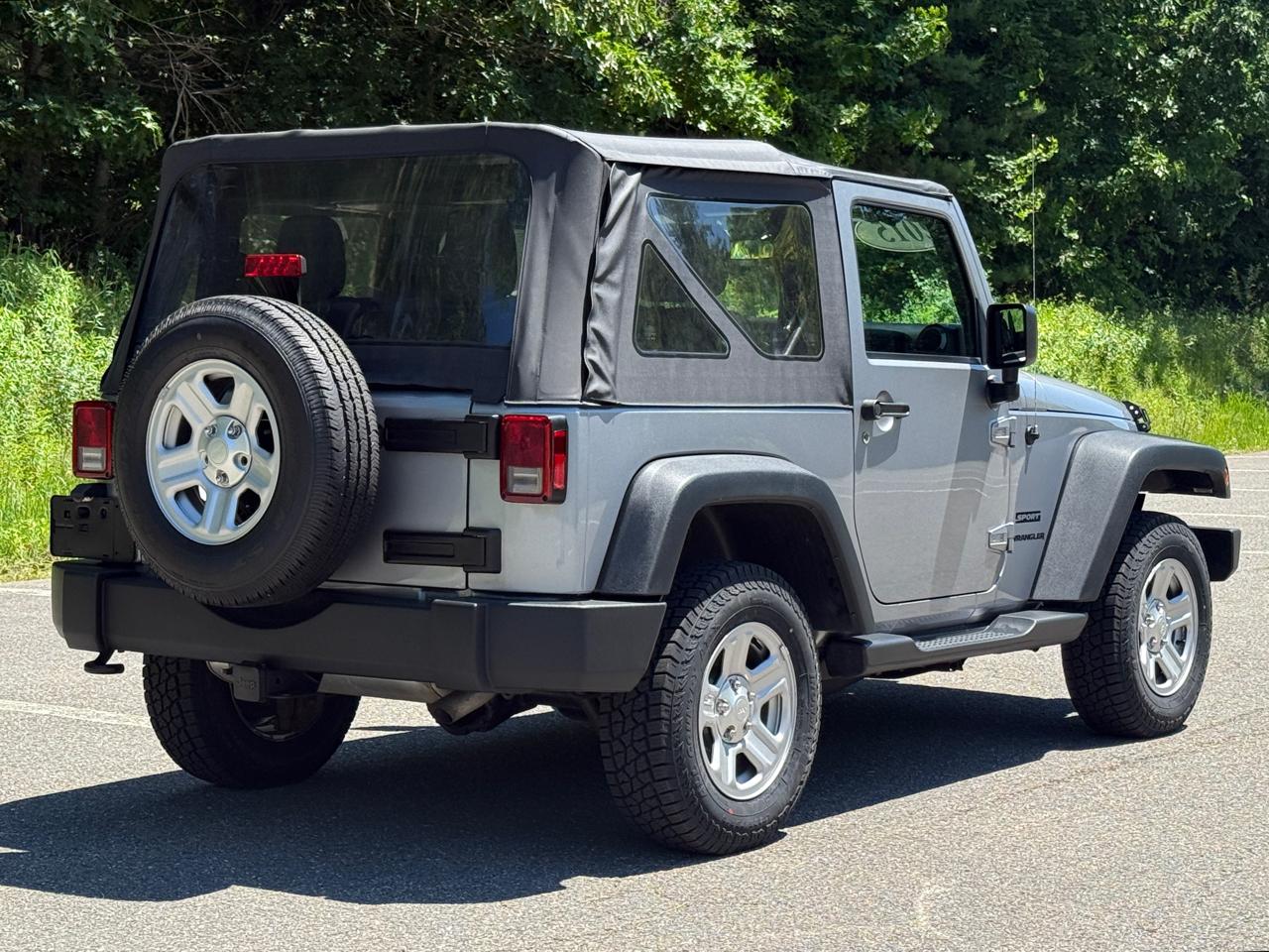 Jeep Wrangler 4WD 2dr Sport 2015