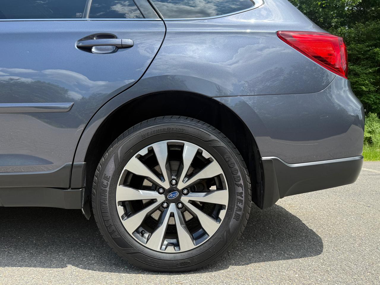 Subaru Outback 4dr Wgn 2.5i Limited PZEV 2015
