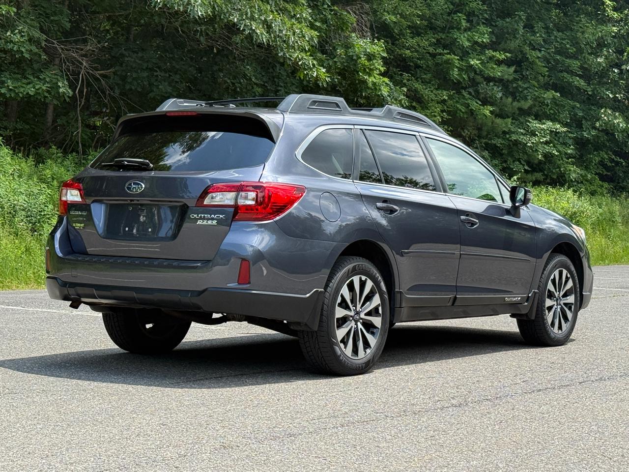 Subaru Outback 4dr Wgn 2.5i Limited PZEV 2015