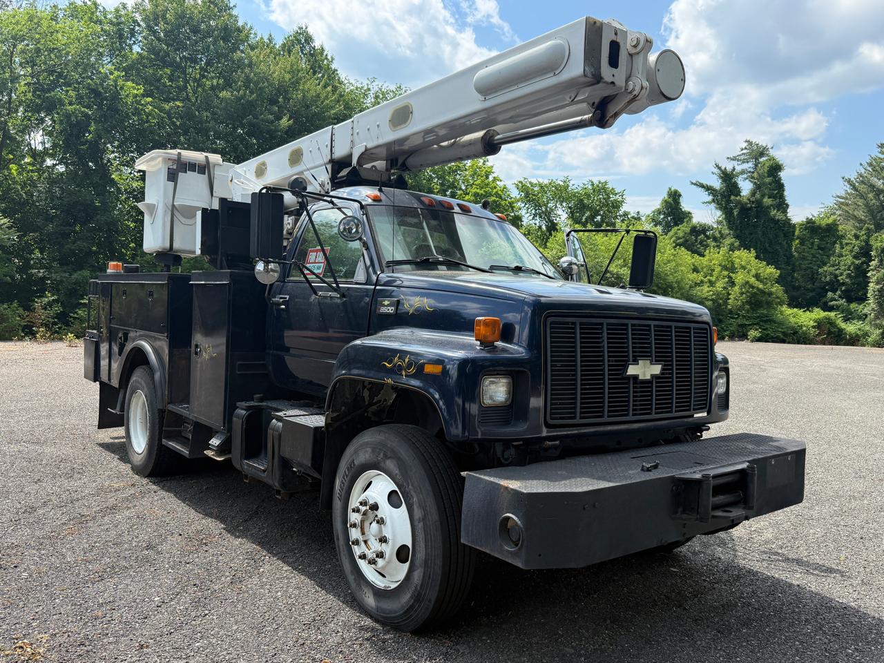 Chevrolet Trucks B6P042  2002