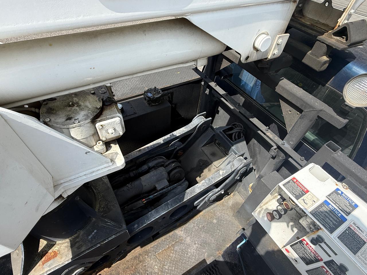 Chevrolet Trucks B6P042  2002