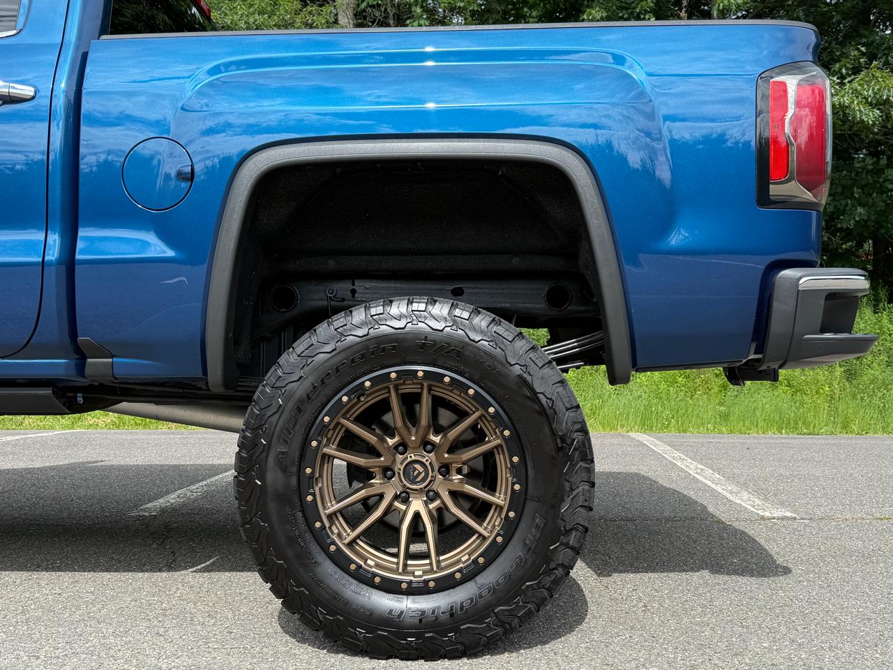 GMC Sierra 1500 4WD Crew Cab 143.5" SLT 2018