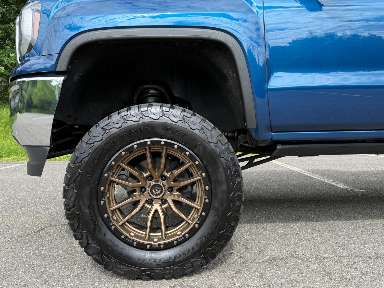 GMC Sierra 1500 4WD Crew Cab 143.5" SLT 2018