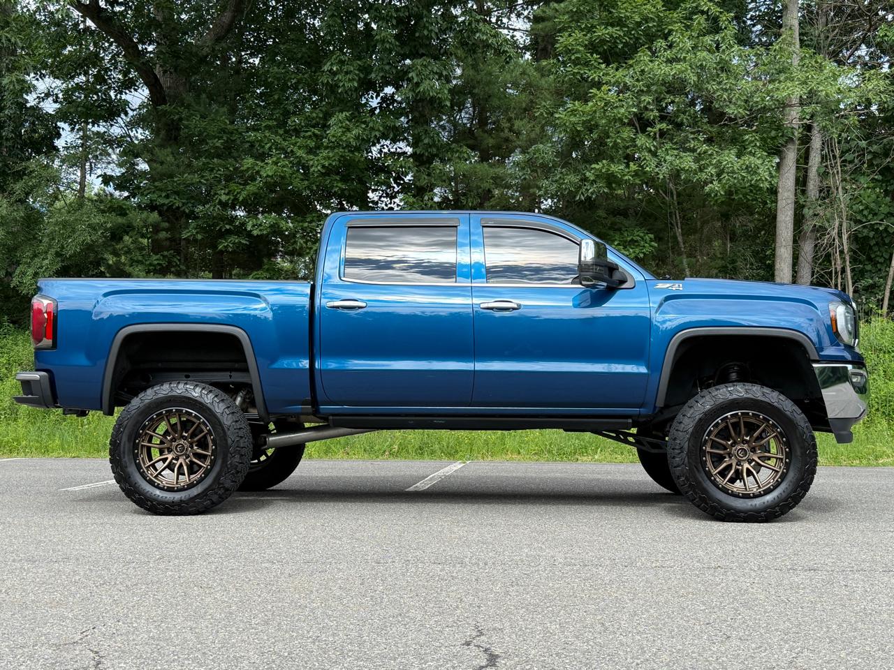 GMC Sierra 1500 4WD Crew Cab 143.5" SLT 2018