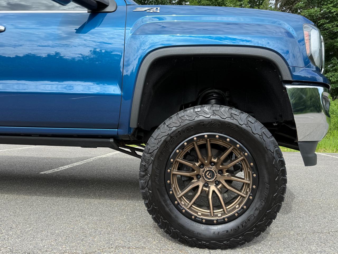 GMC Sierra 1500 4WD Crew Cab 143.5" SLT 2018
