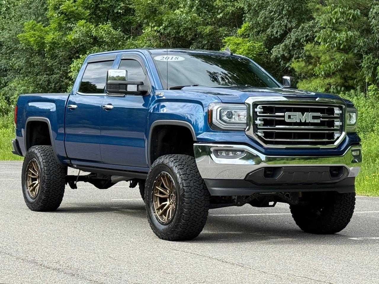 GMC Sierra 1500 4WD Crew Cab 143.5" SLT 2018