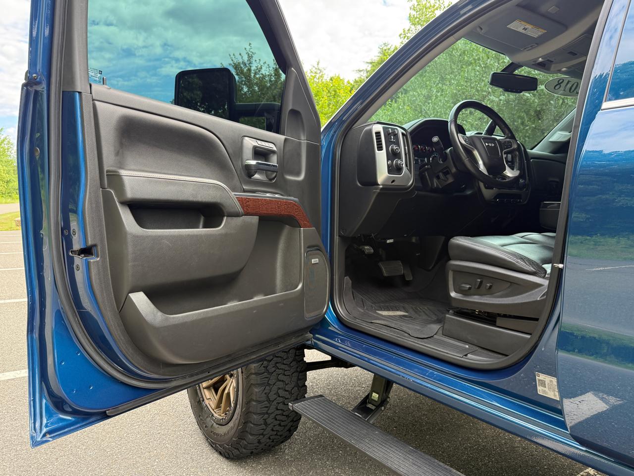 GMC Sierra 1500 4WD Crew Cab 143.5" SLT 2018