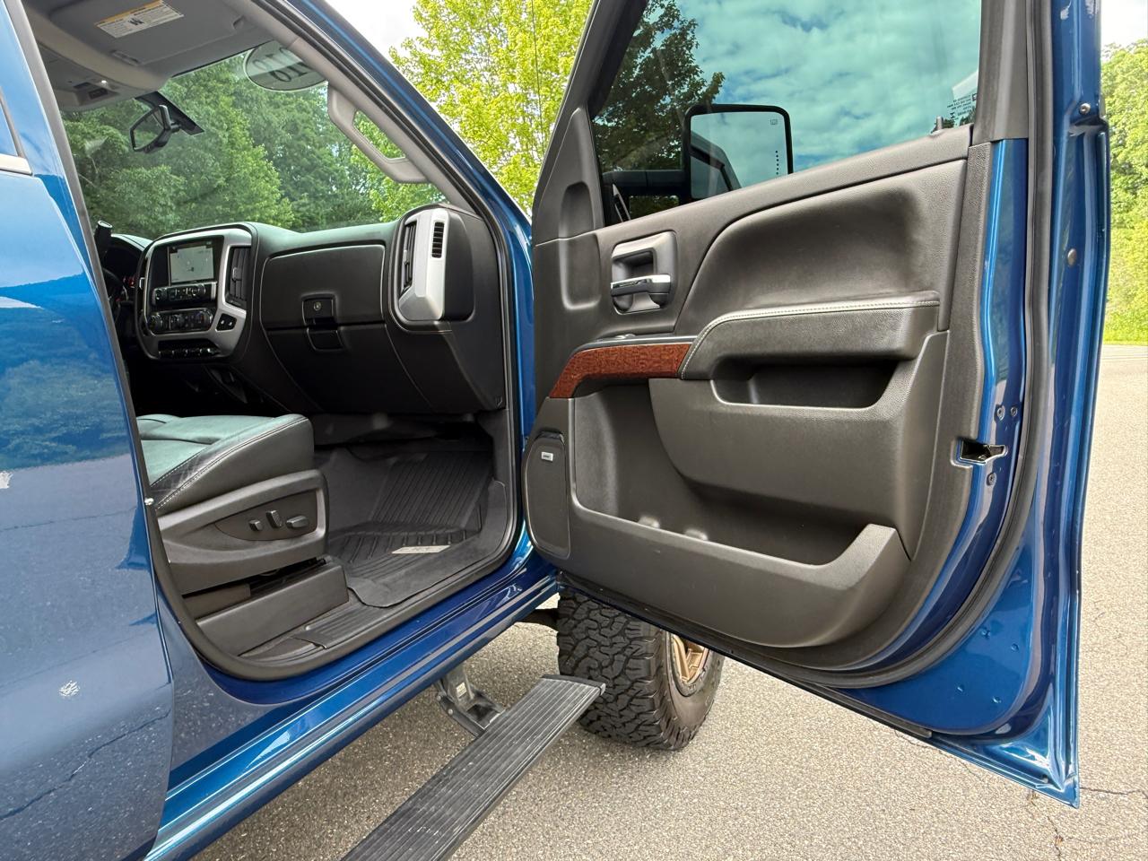 GMC Sierra 1500 4WD Crew Cab 143.5" SLT 2018