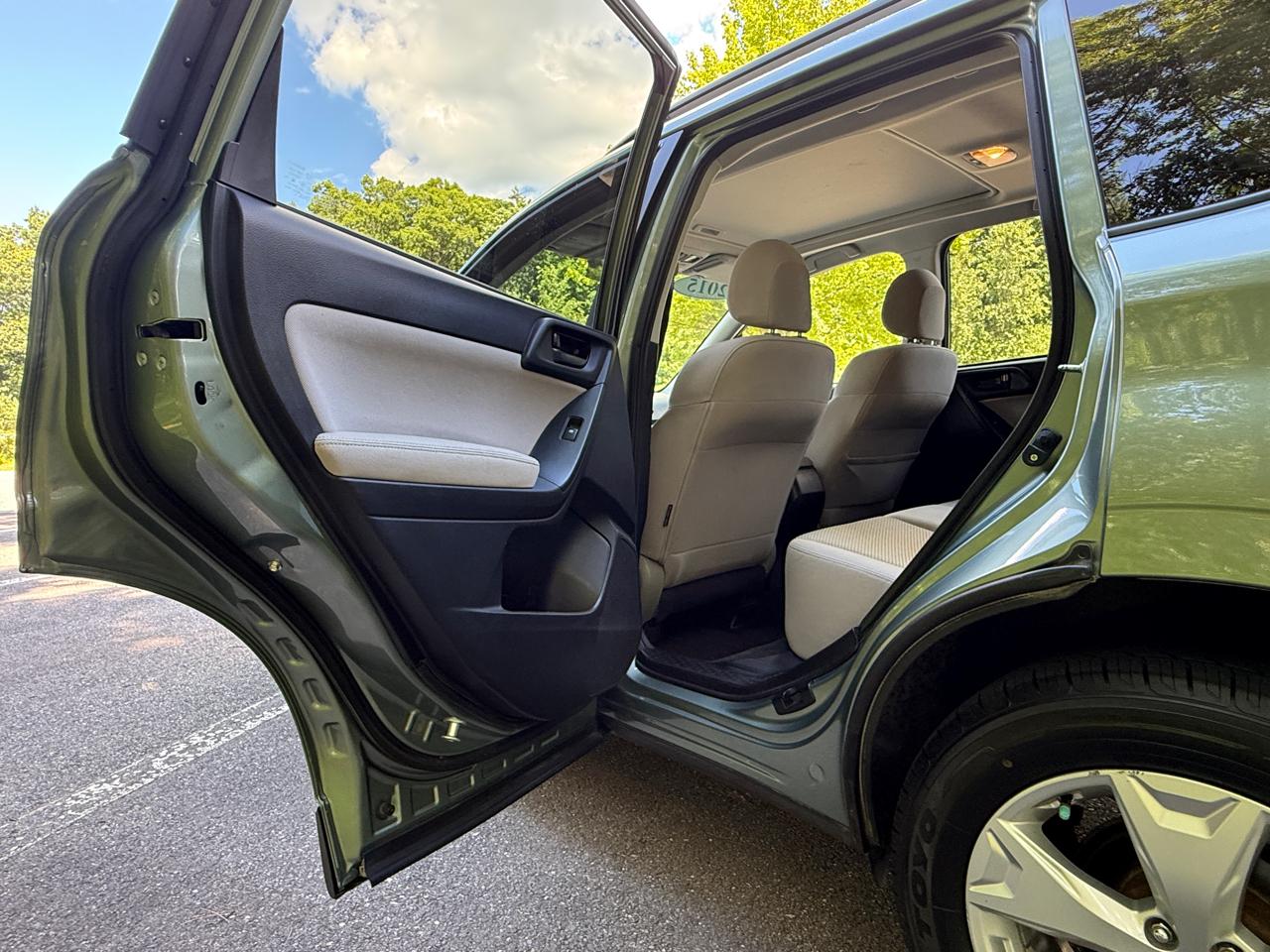 Subaru Forester 4dr CVT 2.5i Premium PZEV 2015