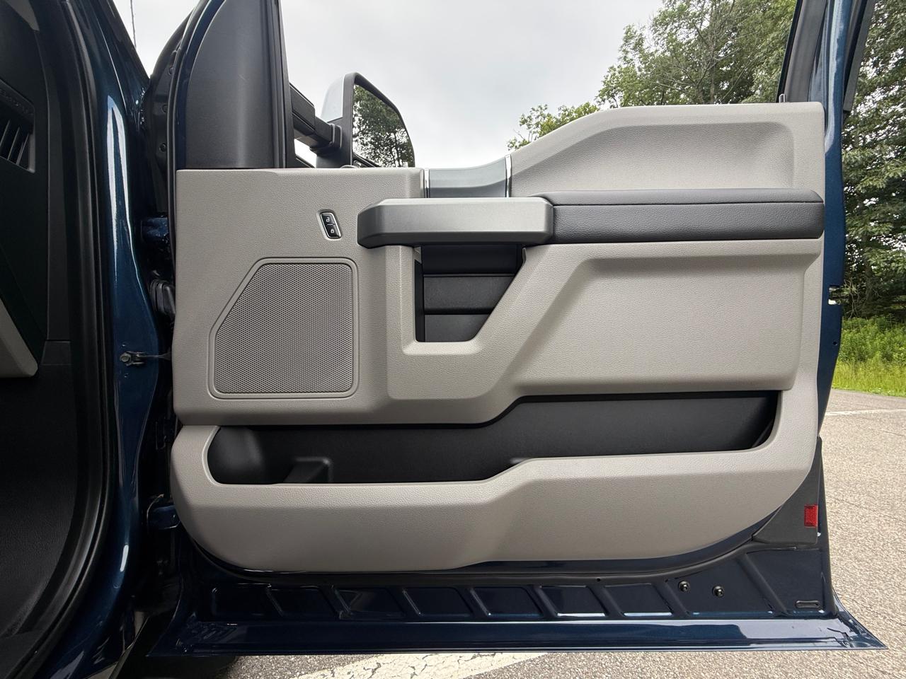 Ford Super Duty F-350 SRW  2017