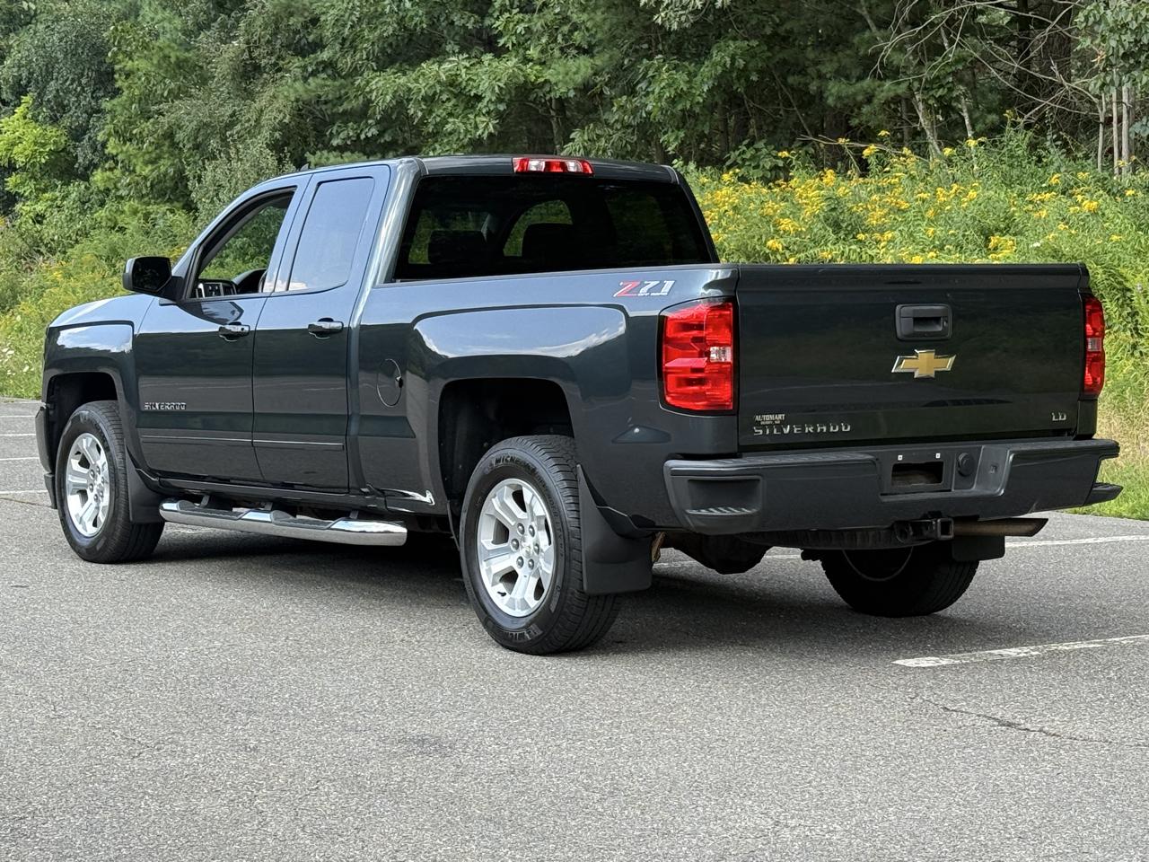Chevrolet Silverado 1500 Z71 Ext Cab 4WD 4D 2019