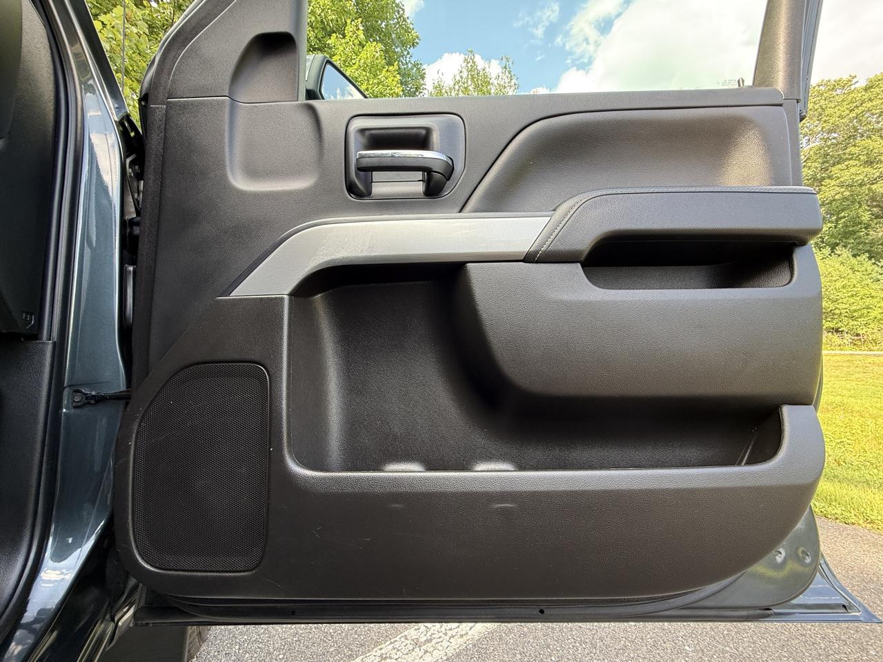 Chevrolet Silverado 1500 Z71 Ext Cab 4WD 4D 2019