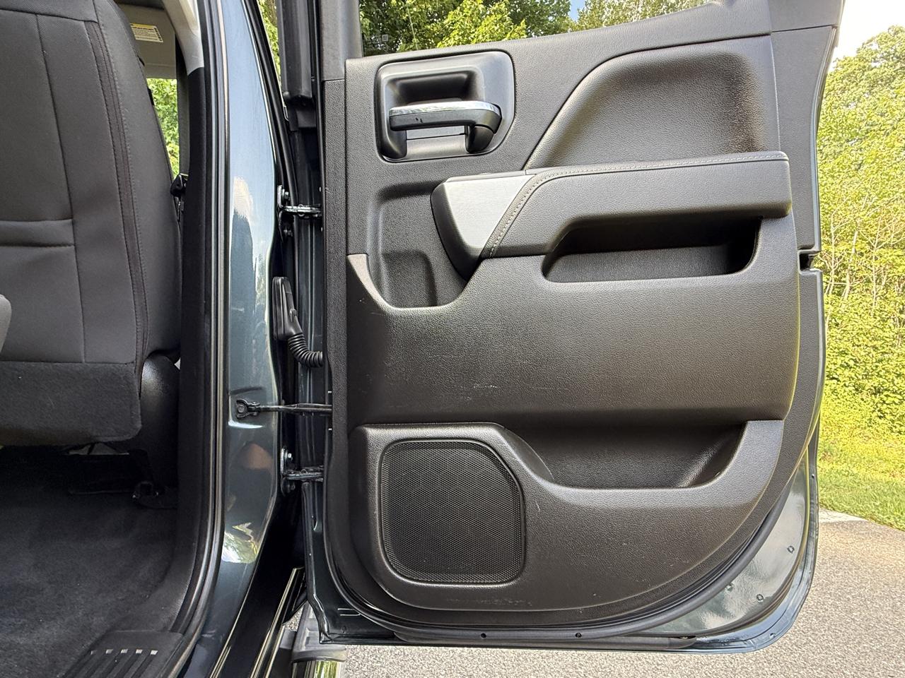 Chevrolet Silverado 1500 Z71 Ext Cab 4WD 4D 2019