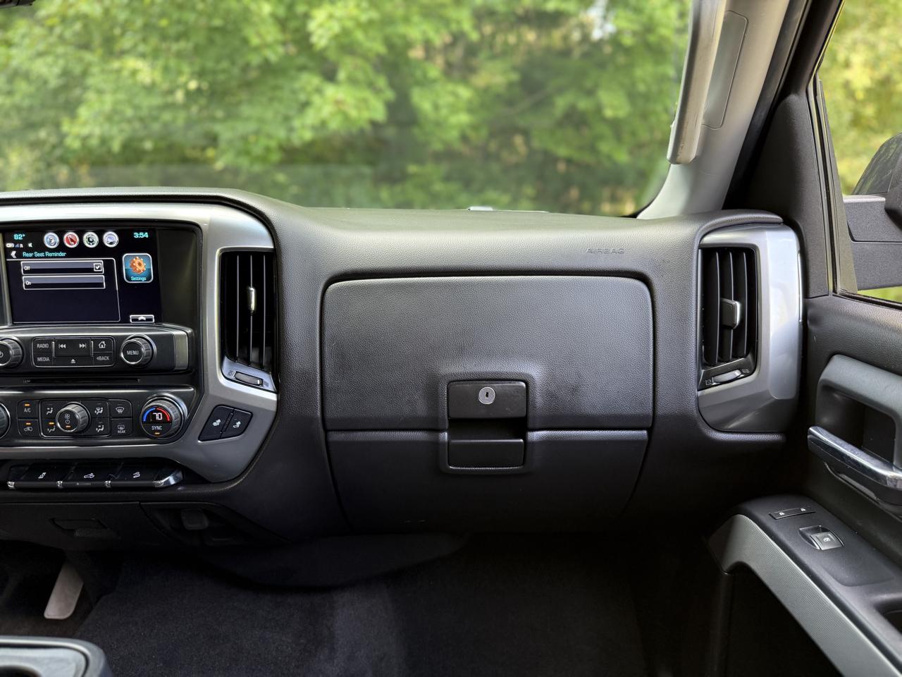 Chevrolet Silverado 1500 Z71 Ext Cab 4WD 4D 2019