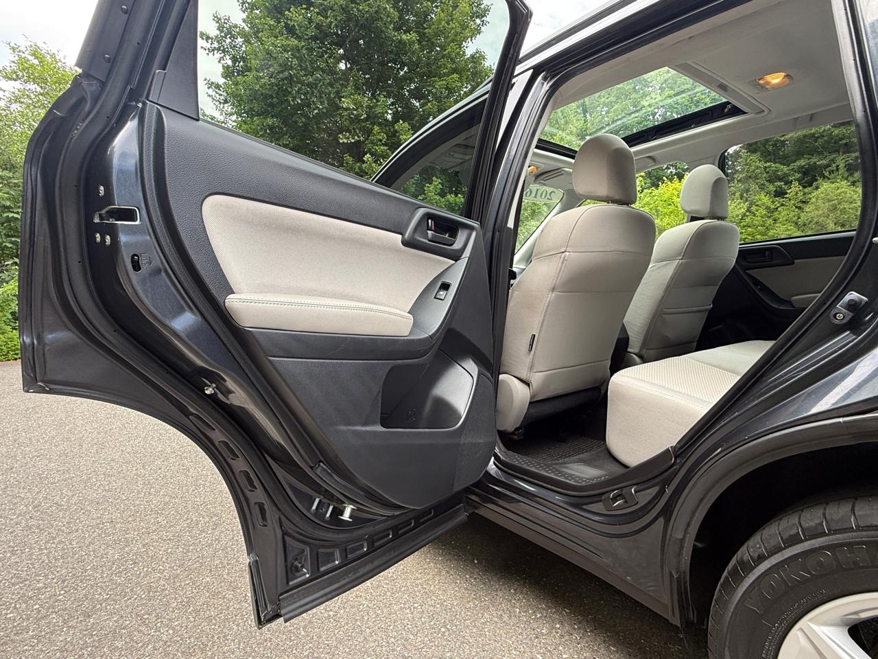 Subaru Forester 4dr CVT 2.5i Premium PZEV 2016