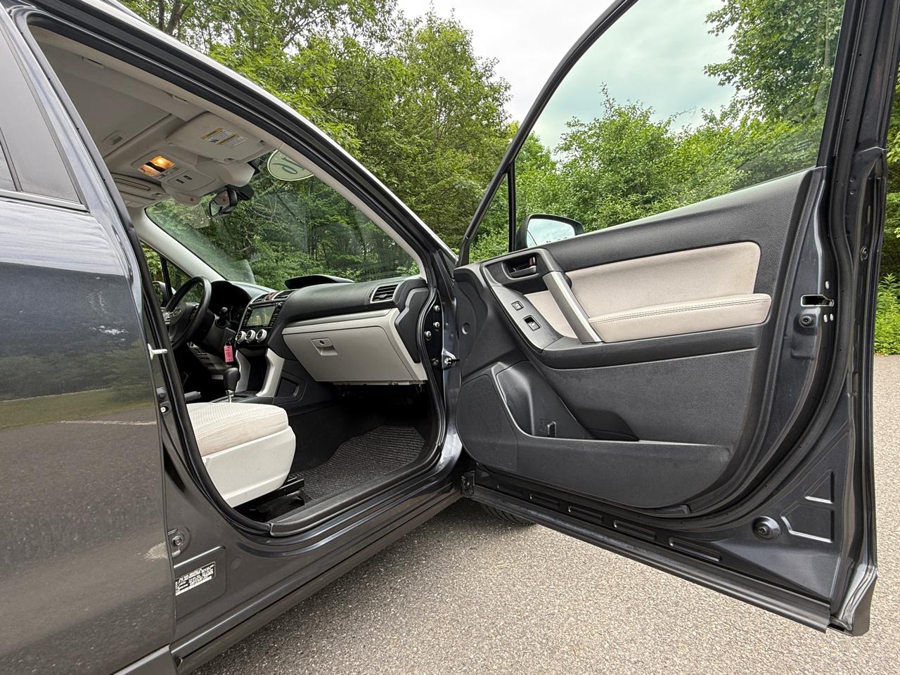 Subaru Forester 4dr CVT 2.5i Premium PZEV 2016