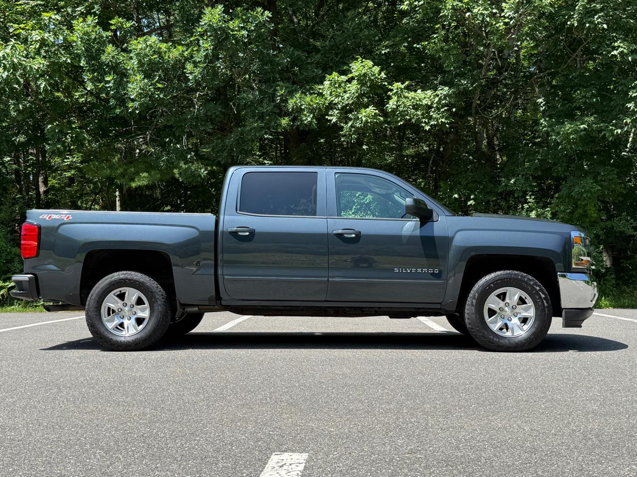 Chevrolet Silverado 1500 4WD Crew Cab 143.5" LT w/1LT 2017