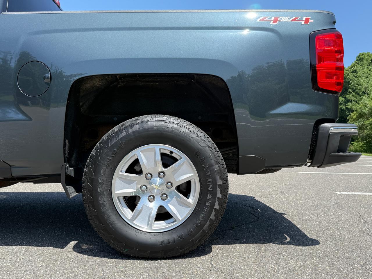 Chevrolet Silverado 1500 4WD Crew Cab 143.5" LT w/1LT 2017