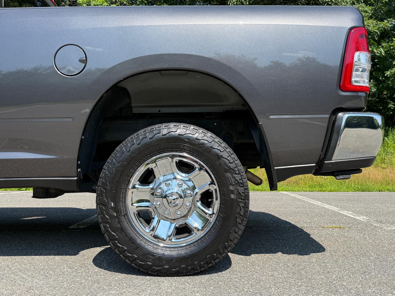 RAM 2500 Tradesman 4x4 Crew Cab 6'4" Box 2021