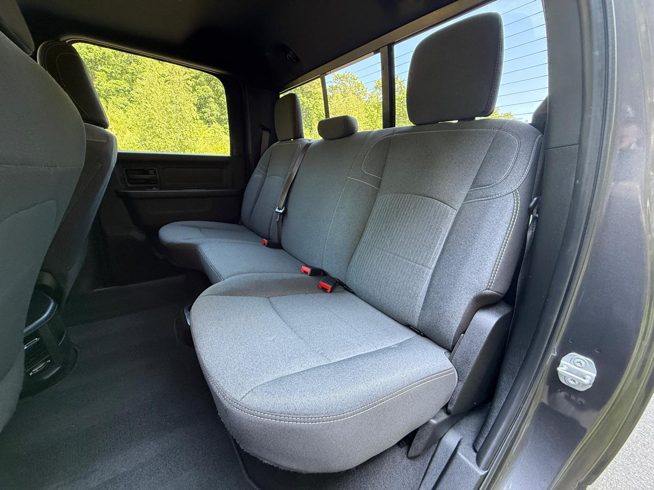 RAM 2500 Tradesman 4x4 Crew Cab 6'4" Box 2021