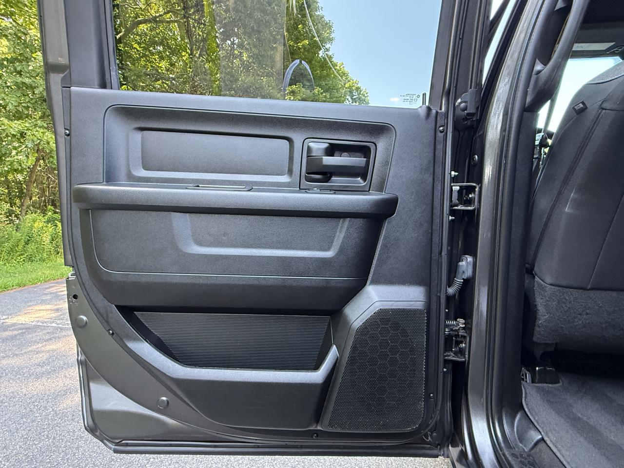 RAM 2500 Tradesman 4x4 Crew Cab 6'4" Box 2021