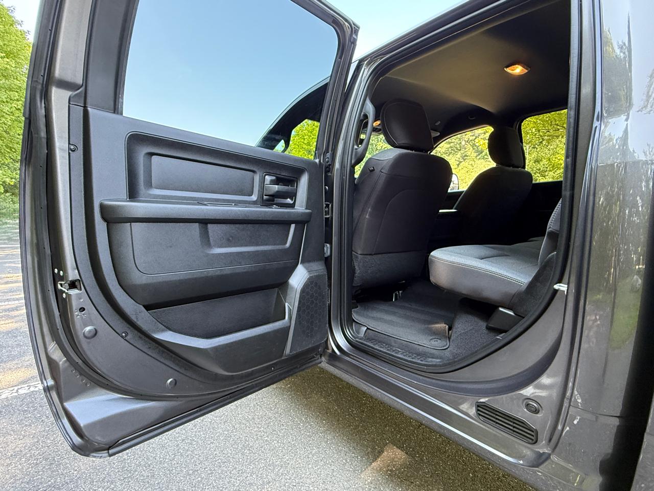 RAM 2500 Tradesman 4x4 Crew Cab 6'4" Box 2021