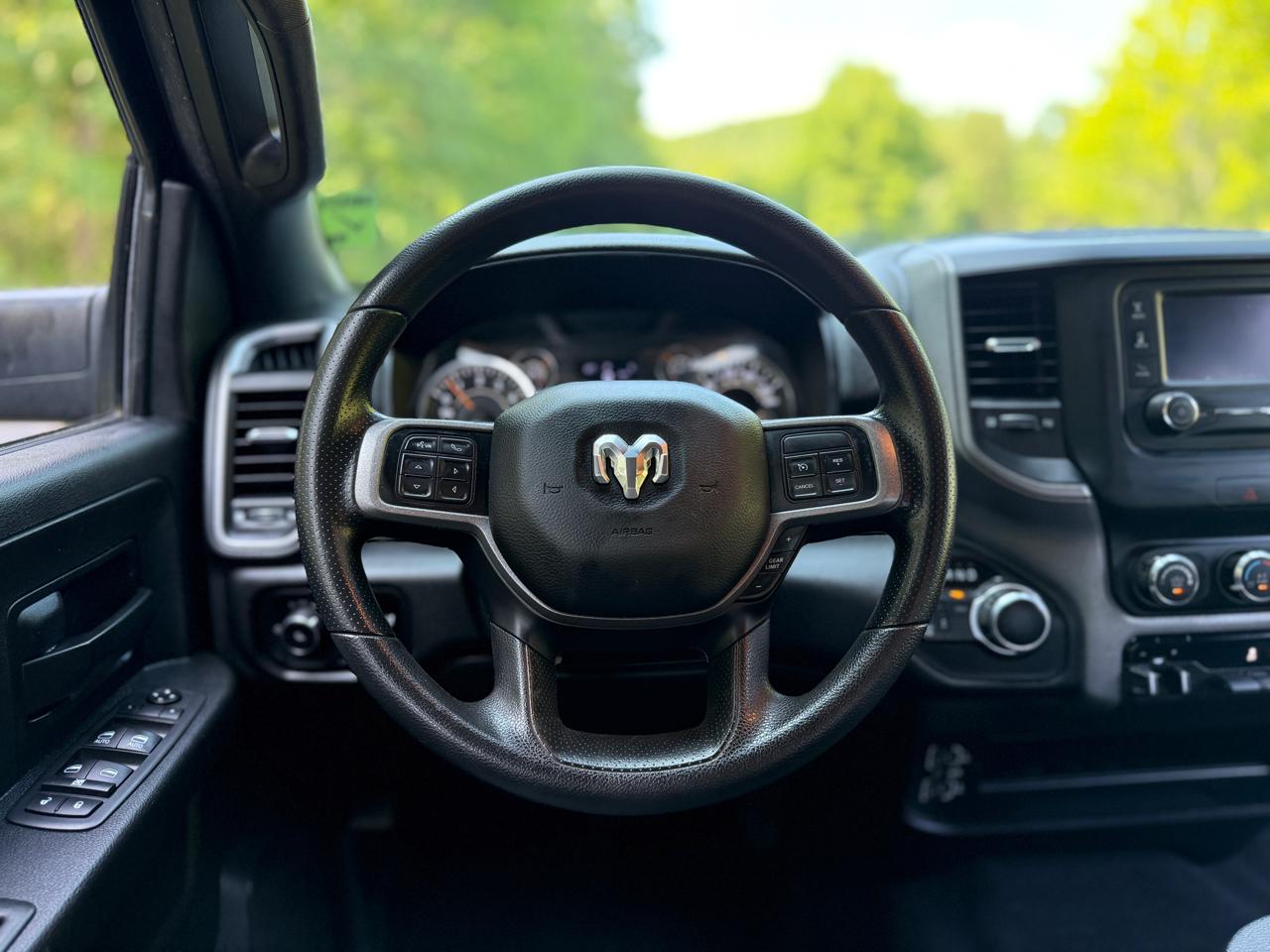 RAM 2500 Tradesman 4x4 Crew Cab 6'4" Box 2021