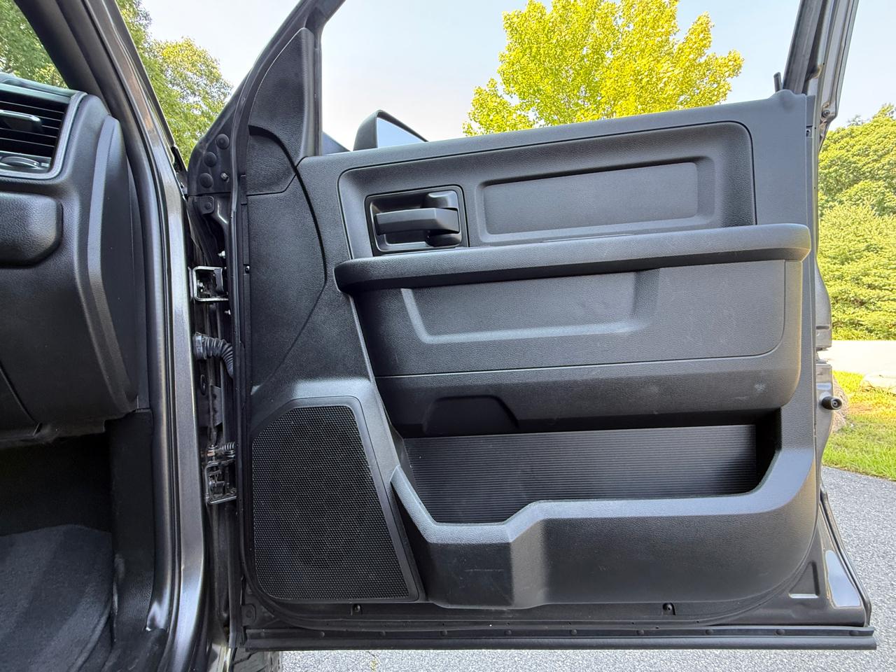 RAM 2500 Tradesman 4x4 Crew Cab 6'4" Box 2021