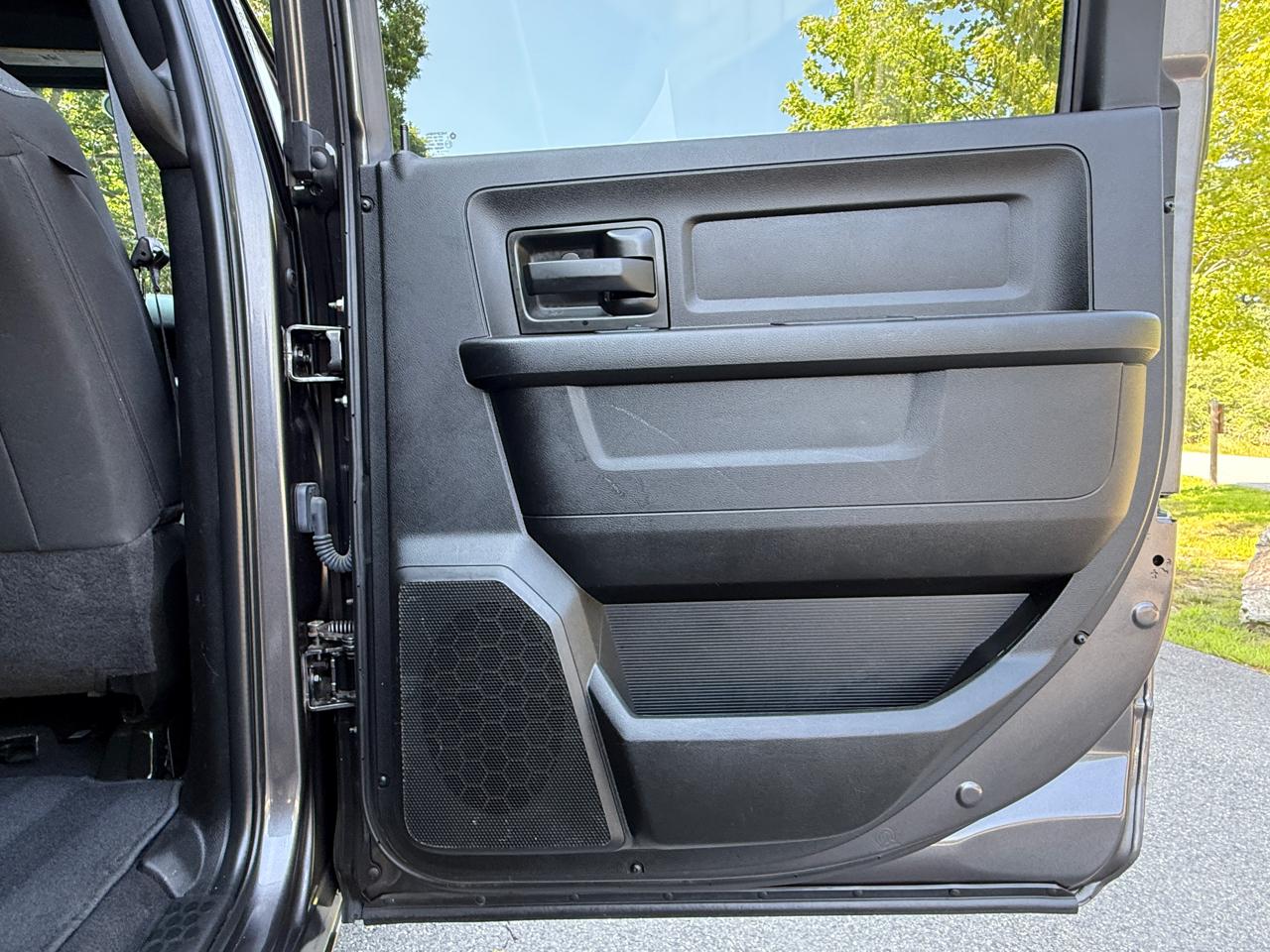 RAM 2500 Tradesman 4x4 Crew Cab 6'4" Box 2021
