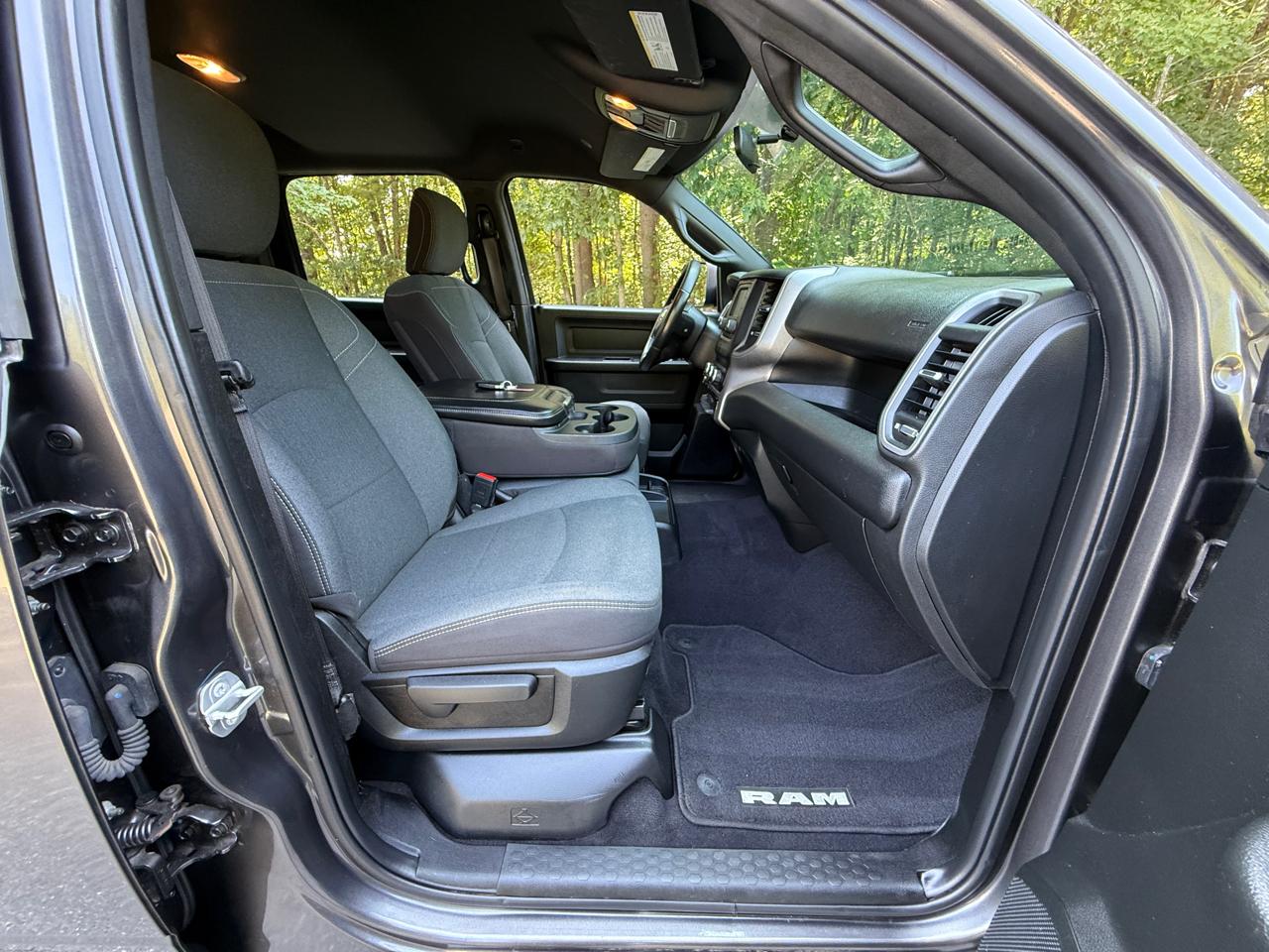 RAM 2500 Tradesman 4x4 Crew Cab 6'4" Box 2021