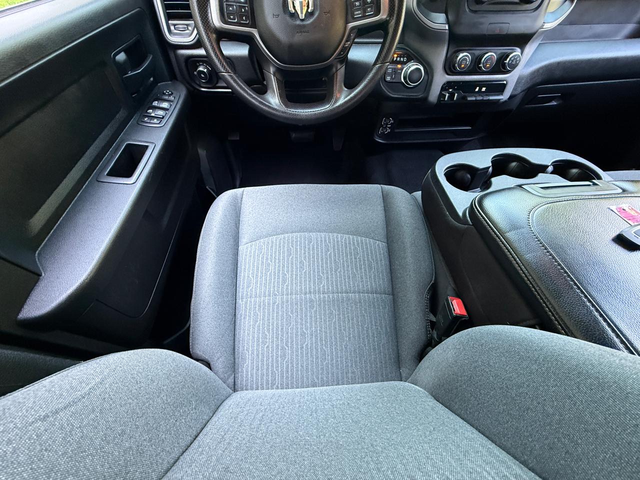 RAM 2500 Tradesman 4x4 Crew Cab 6'4" Box 2021
