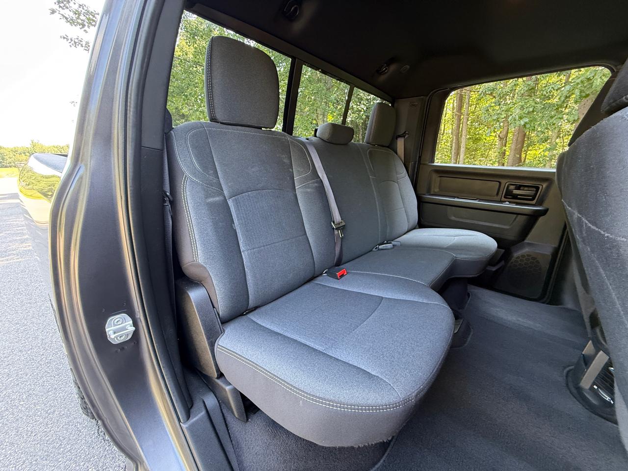 RAM 2500 Tradesman 4x4 Crew Cab 6'4" Box 2021