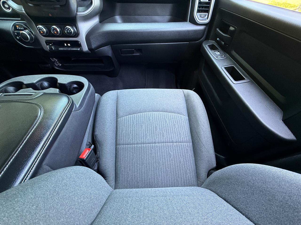 RAM 2500 Tradesman 4x4 Crew Cab 6'4" Box 2021