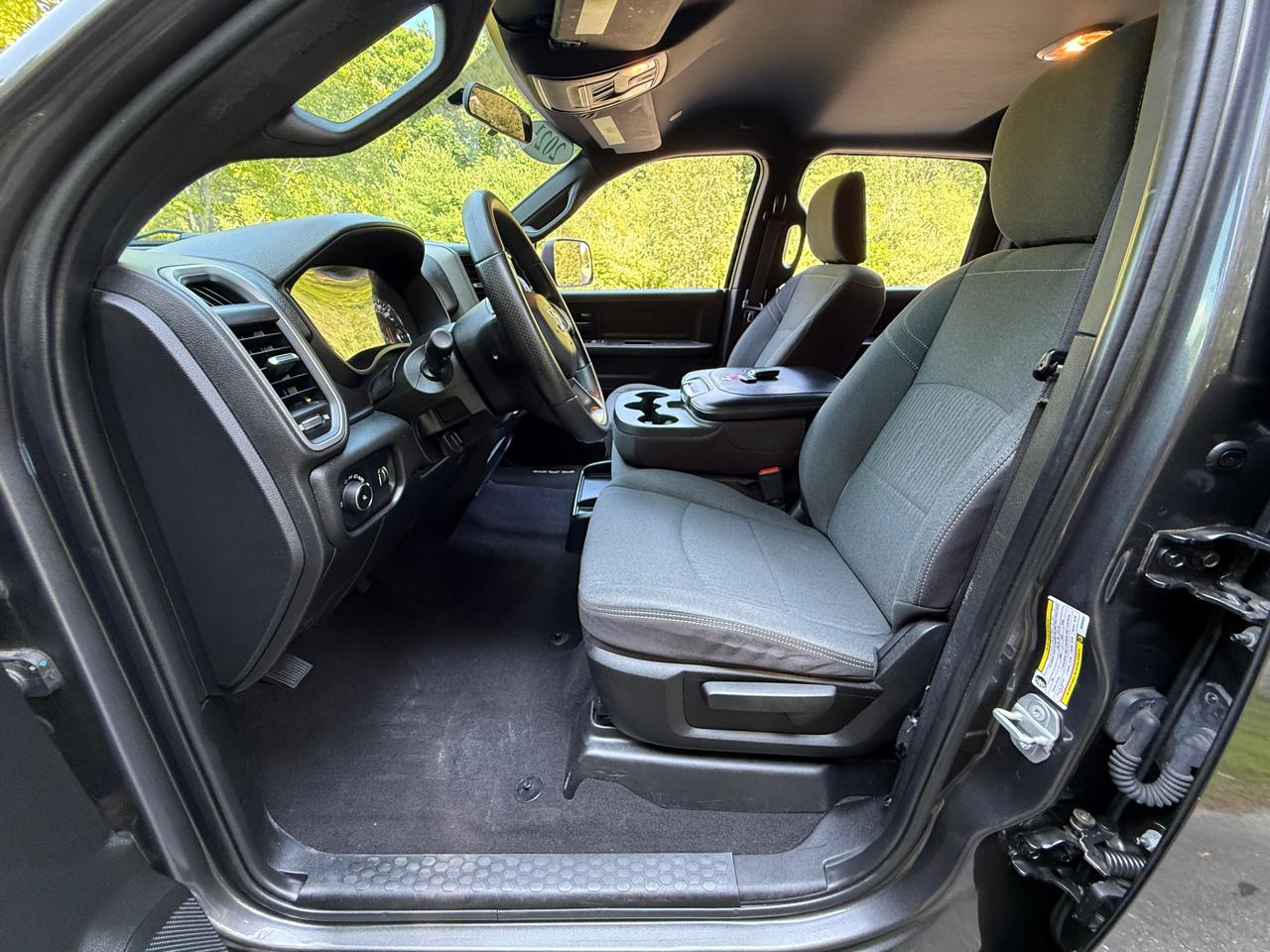 RAM 2500 Tradesman 4x4 Crew Cab 6'4" Box 2021