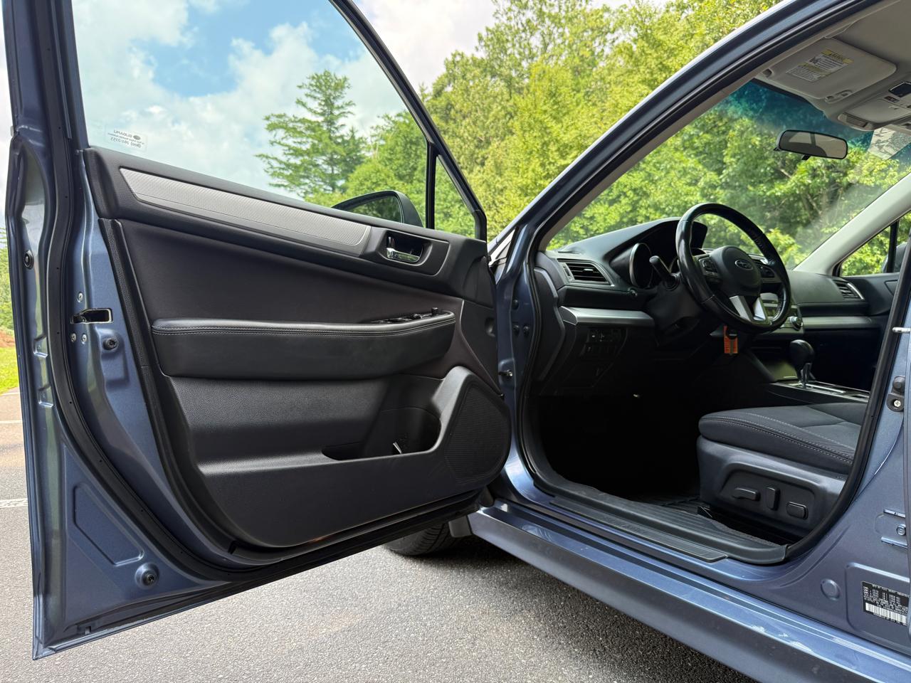 Subaru Legacy 4dr Sdn 2.5i Premium PZEV 2016