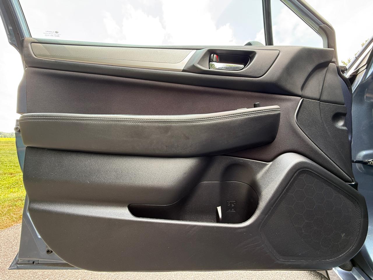 Subaru Legacy 4dr Sdn 2.5i Premium PZEV 2016