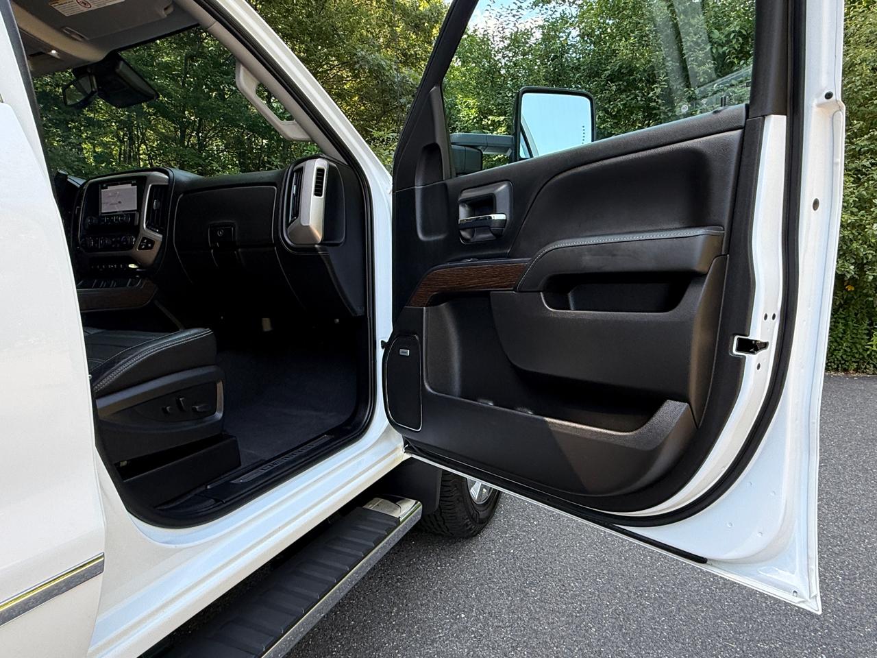 GMC Sierra 2500HD 4WD Crew Cab 153.7" Denali 2019