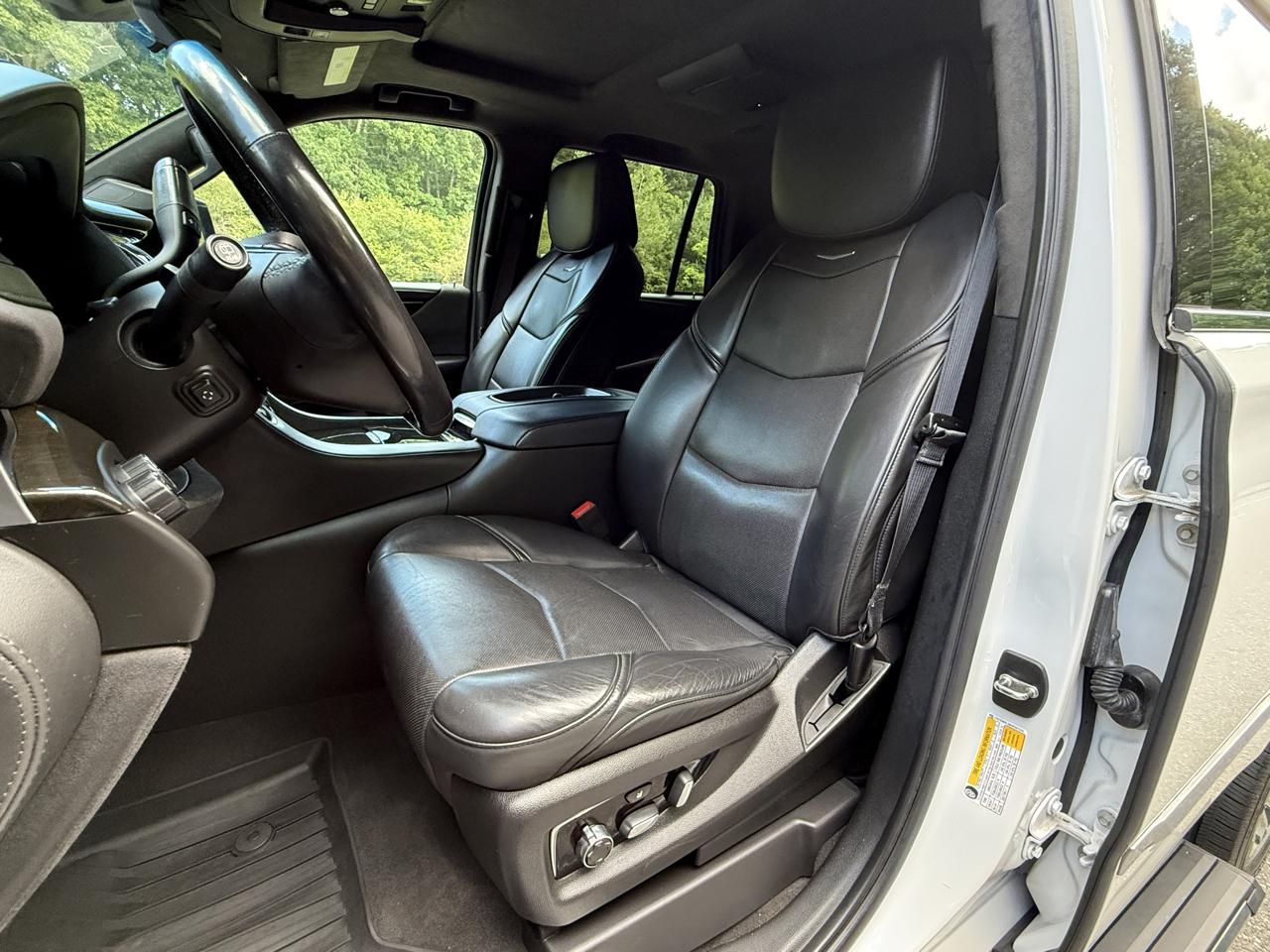 Cadillac Escalade 4WD 4dr Platinum 2019