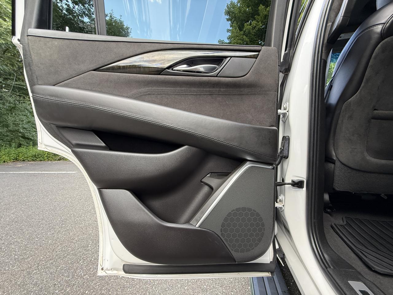 Cadillac Escalade 4WD 4dr Platinum 2019