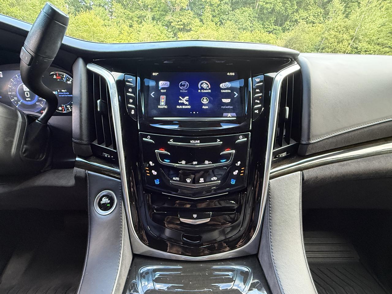 Cadillac Escalade 4WD 4dr Platinum 2019