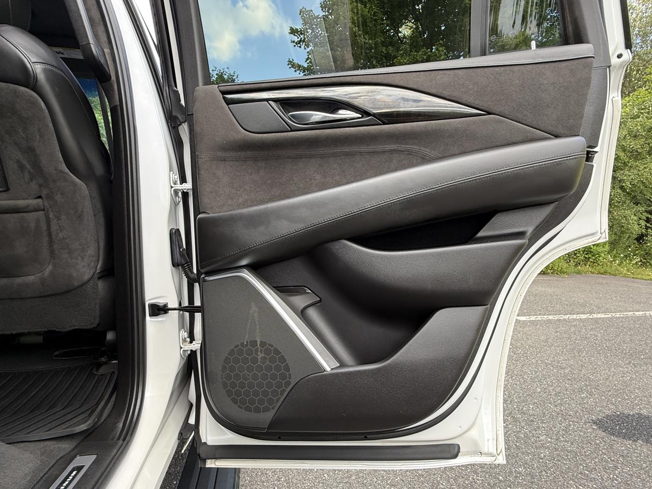 Cadillac Escalade 4WD 4dr Platinum 2019