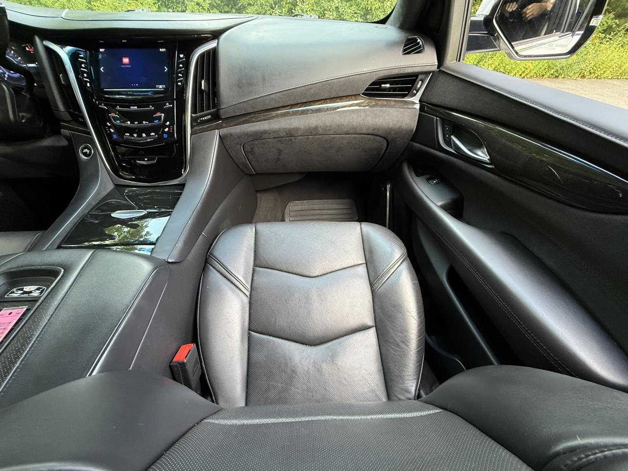 Cadillac Escalade 4WD 4dr Platinum 2019