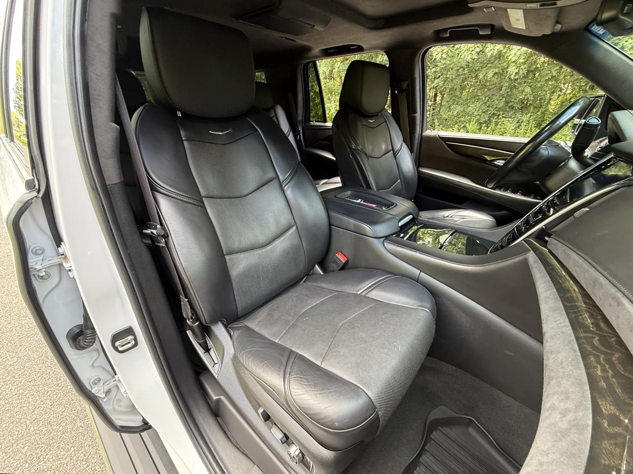 Cadillac Escalade 4WD 4dr Platinum 2019