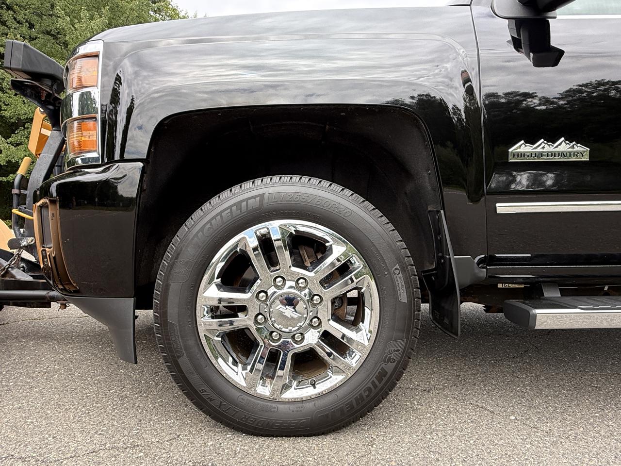 Chevrolet Silverado 2500HD 4WD Crew Cab 153.7" High Country 2015