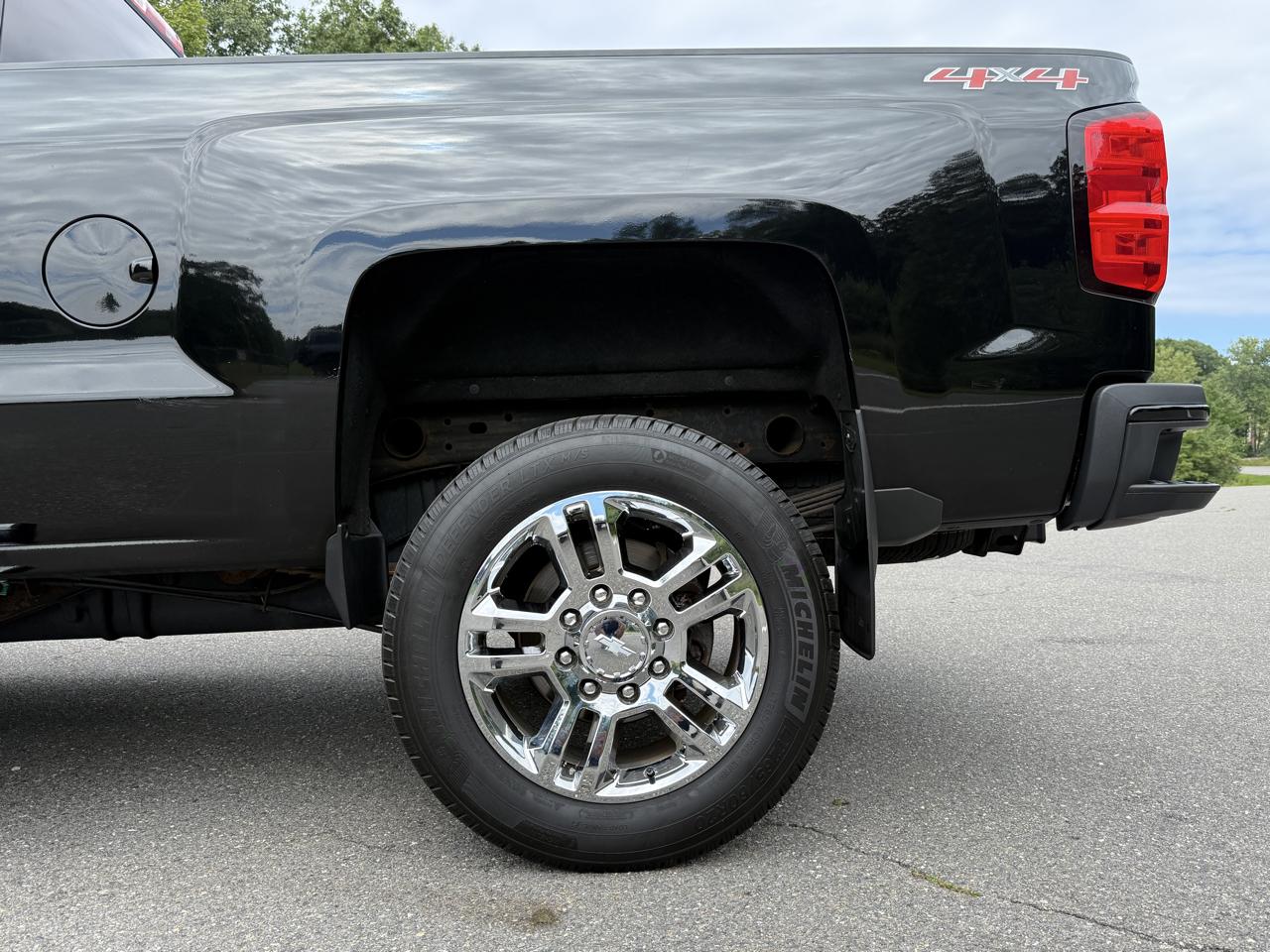 Chevrolet Silverado 2500HD 4WD Crew Cab 153.7" High Country 2015