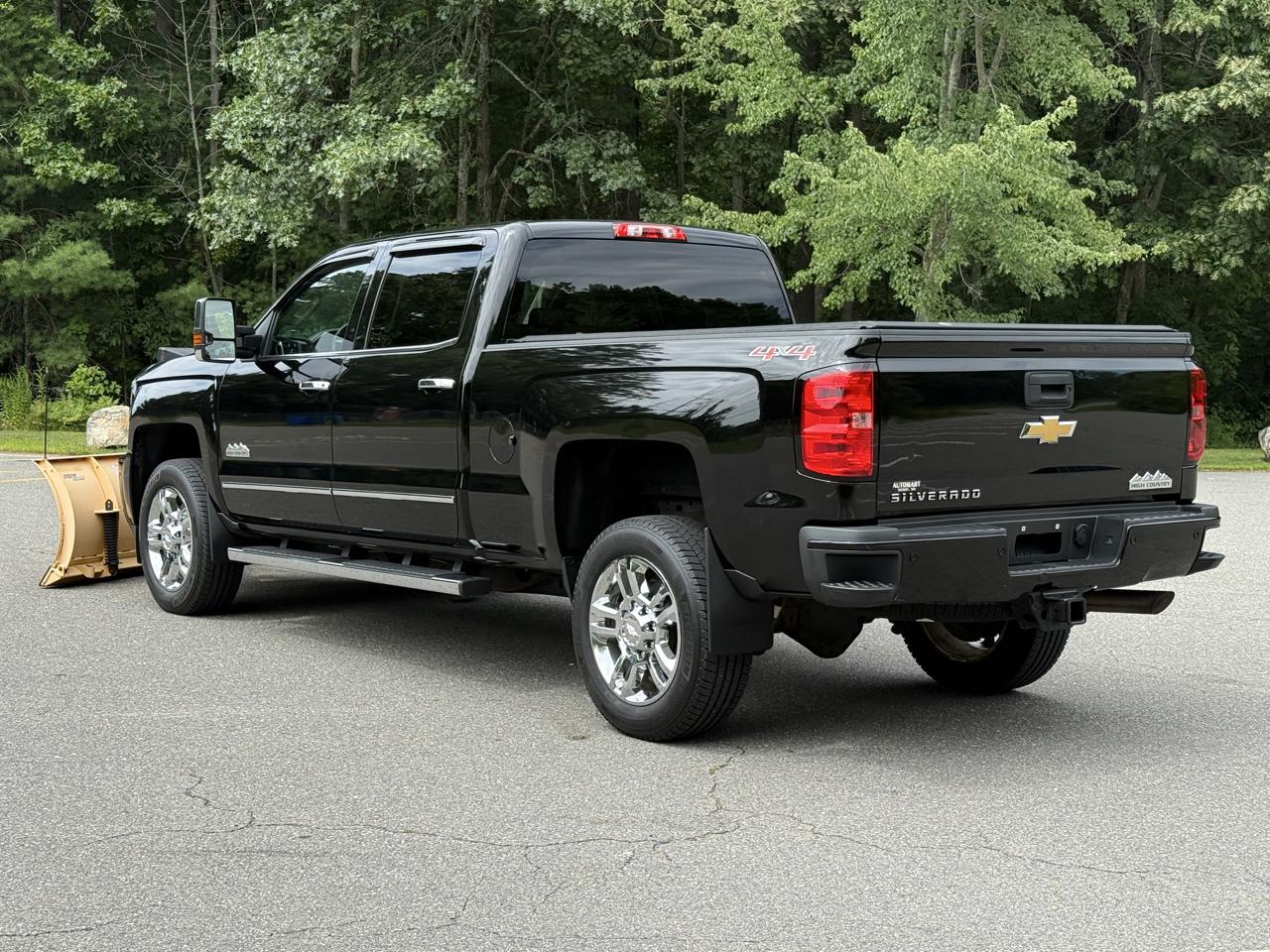 Chevrolet Silverado 2500HD 4WD Crew Cab 153.7" High Country 2015
