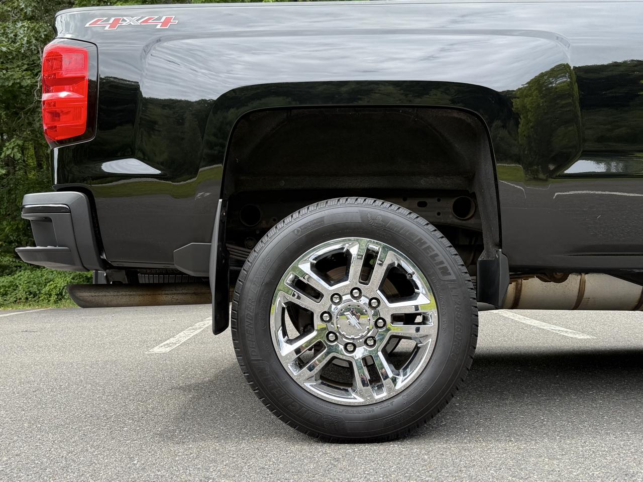 Chevrolet Silverado 2500HD 4WD Crew Cab 153.7" High Country 2015