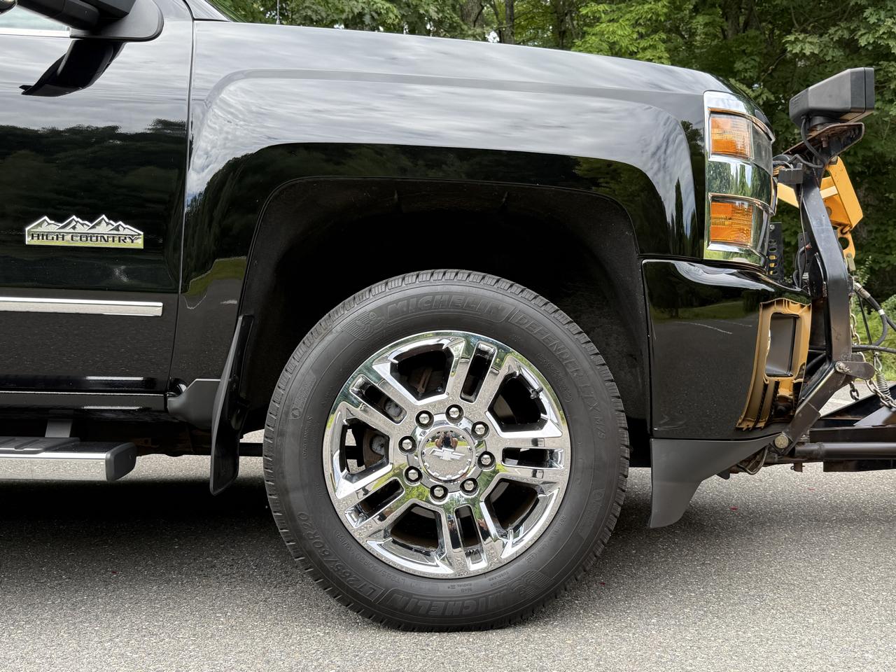 Chevrolet Silverado 2500HD 4WD Crew Cab 153.7" High Country 2015